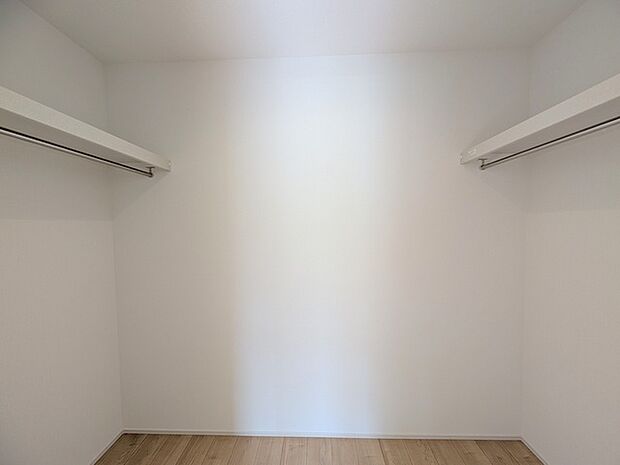 ウォークインクローゼットのある住まいで収納上手な生活。 