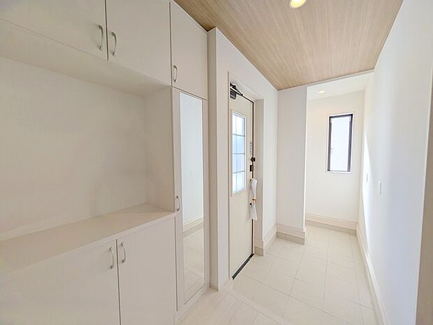 土間収納付きでお子様のおもちゃも、ゴルフバッグもスッキリ収納しましょう。 