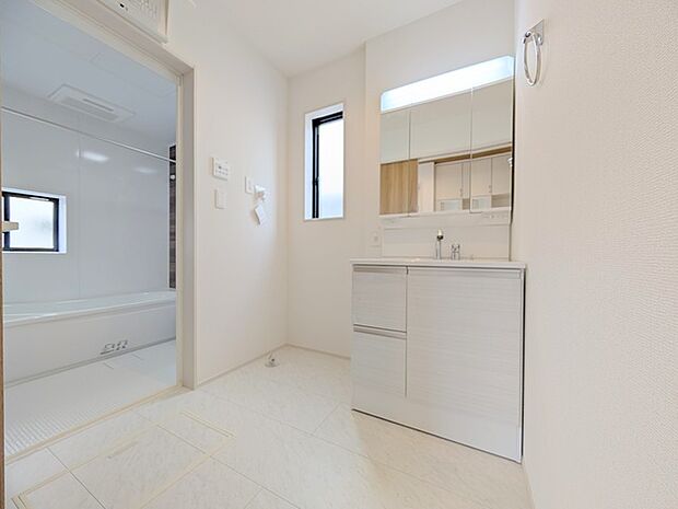 お風呂に入る前、心も体もふっと一息つける「静けさの入り口」。 