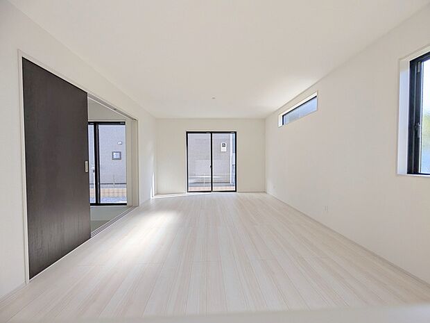 南から明るい光が射し込む、陽だまりの空間。 