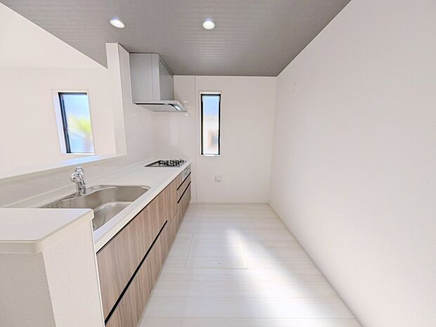 対面タイプなら、キッチン内にいながらご家族やお客様との会話が楽しめます。 