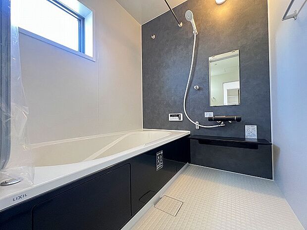 1坪広さを設けた浴室でゆったりバスタイム。