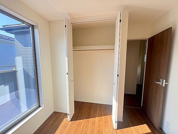 部屋ごとに設けた収納は、住みやすさへのこだわり。