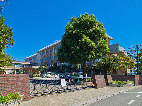 鴻巣市立鴻巣南中学校（1490m）