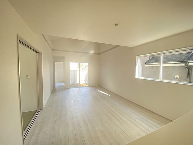 開放的なこの空間がお客様をお出迎えします。ＬＤＫは19帖。 