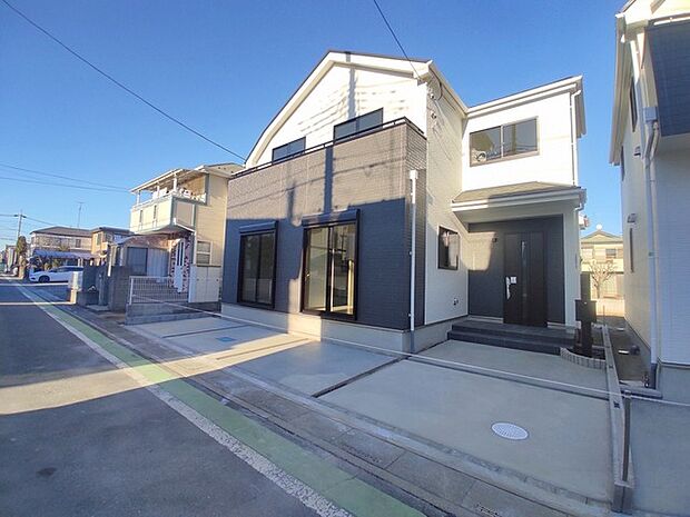 セカンドカーにも便利、駐車2台可の敷地。