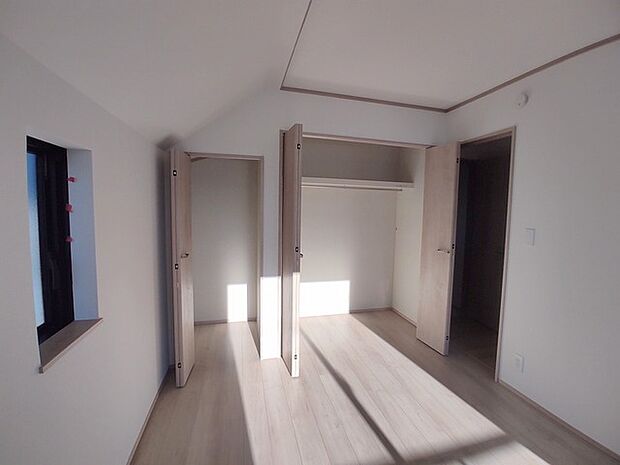 部屋ごとに設けた収納は、住みやすさへのこだわり。 