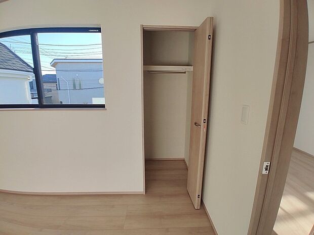 子供部屋にも嬉しい全居室収納スペース。