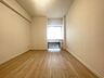 洋室：今からここを誰のお部屋にしようか、そんな洋室。 