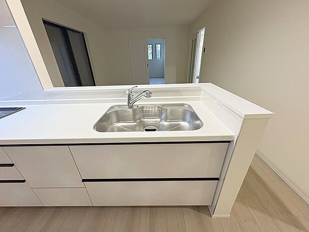 気になる位置の汚れもこの蛇口ならいつも清潔にさっと流せます。