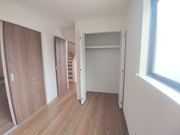 全居室収納スペース付きの物件です。