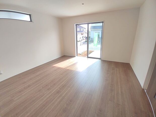 朝から日差しいっぱい、 早起きしたくなるLDK。