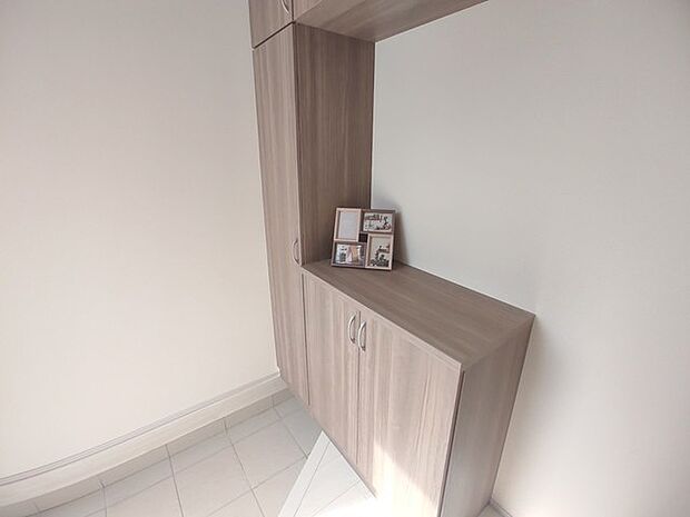 靴がしっかり収まるから、散らかりがちな玄関もスッキリ。 