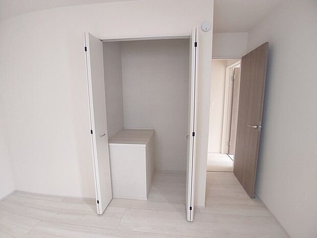 部屋ごとに設けた収納は、住みやすさへのこだわり。 