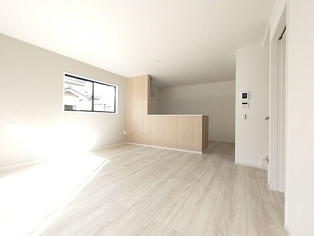 家族が自然に集りそうな広さが魅力のLDK。