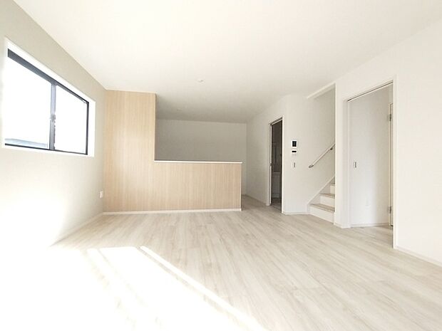 家族が自然に集りそうな広さが魅力のLDK。