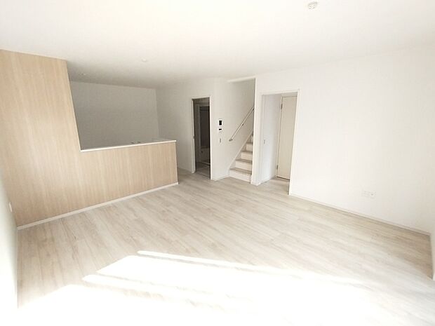 ご家族みんながゆったりくつろげる広々リビング。 