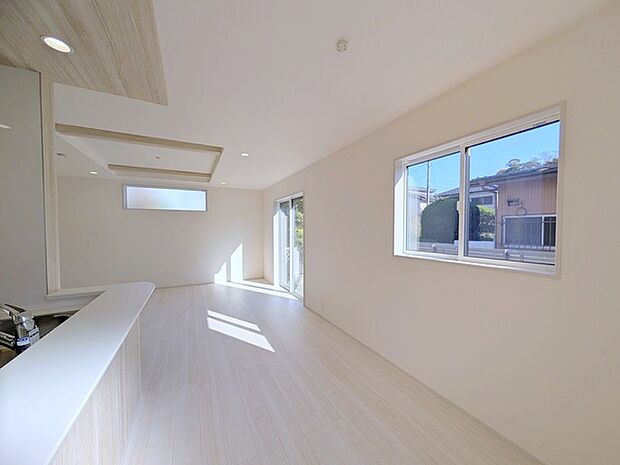 広々18.4帖、スクエア型LDK。