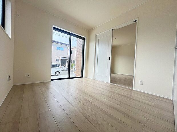 家族が自然に集りそうな広さが魅力のLDK。