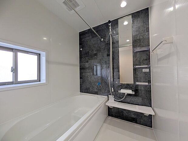 1坪広さを設けた浴室でゆったりバスタイム。 