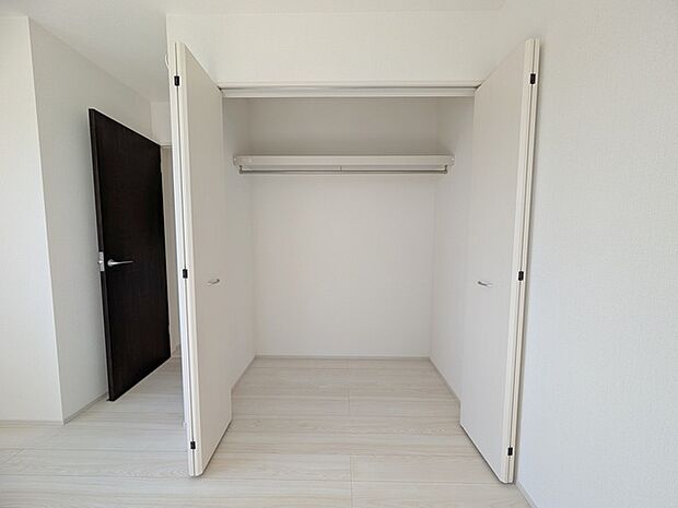 部屋ごとに設けた収納は、住みやすさへのこだわり。 