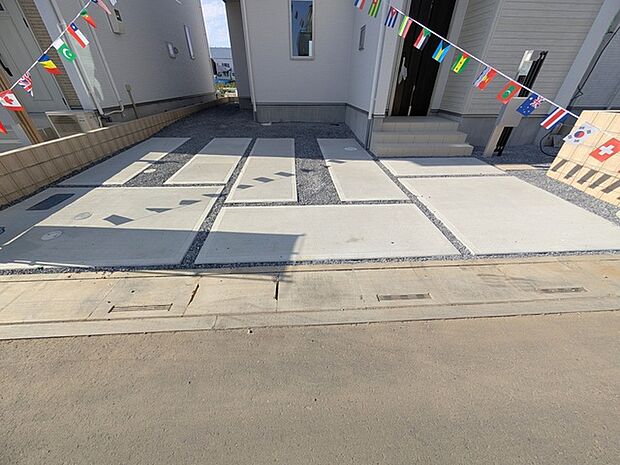 ゆったり駐車スペース、2台可。