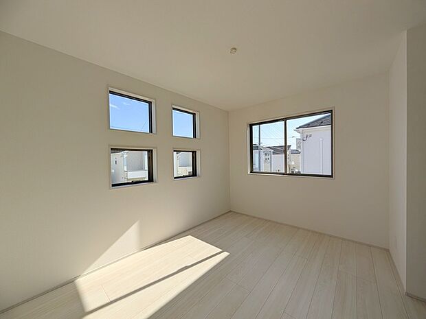 完成済み、実物をじっくりチェックできます。