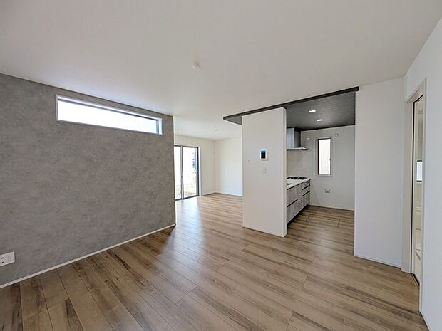 家族が自然に集りそうな広さが魅力のLDK。