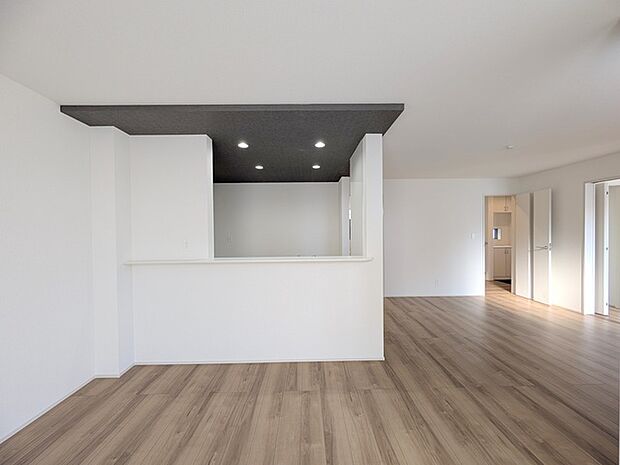 快適性とゆとりをデザインしたリビングは、広々した18帖。