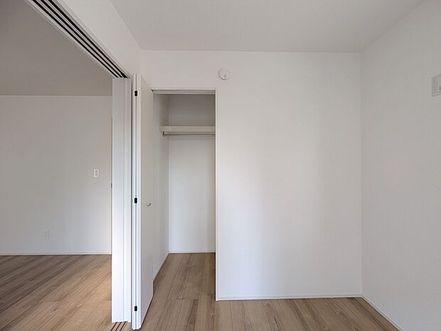 全居室収納スペース付きの物件です。
