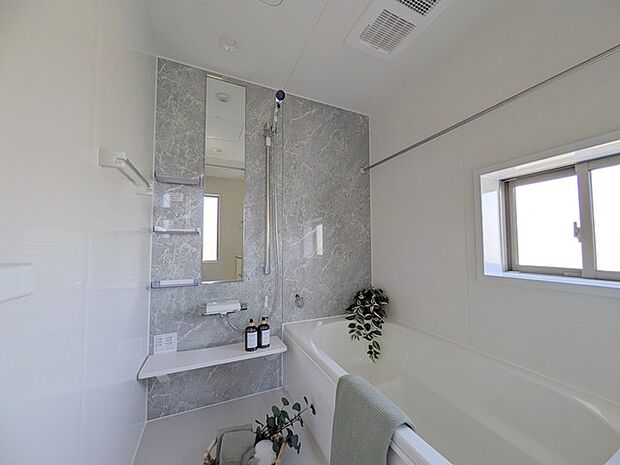 是非、足を伸ばして入って欲しい一坪タイプのユニットバス。疲れの取れ方が違うかも。 