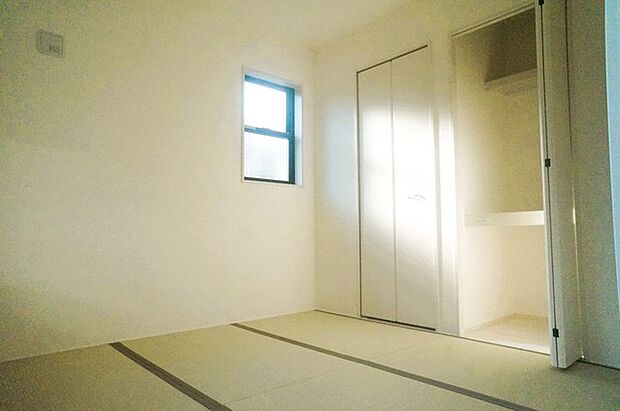 お子様にとっていいお昼寝空間になる和室は、ぜひリビングのお隣で。 