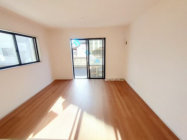 開放的なこの空間がお客様をお出迎えします。