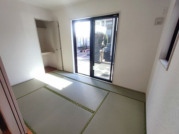 お子様にとっていいお昼寝空間になる和室は、ぜひリビングのお隣で。 