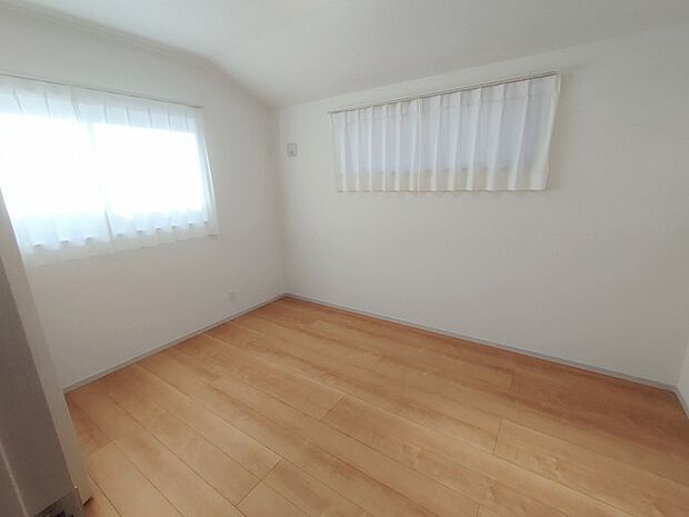 2階部分のお部屋の日当たりは、ご覧の通り明るいです。 