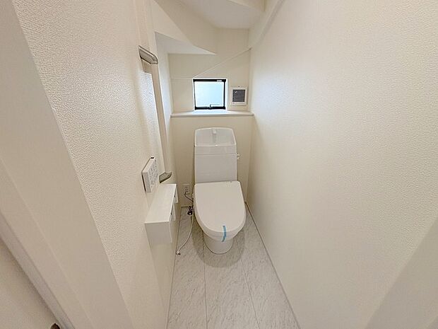 バリアフリーの取り組み。お手洗いにもしっかり手すりがある配慮が嬉しい。 