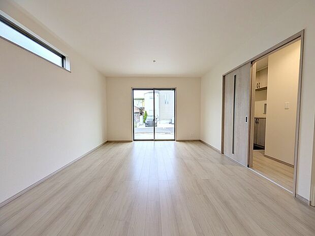 快適性とゆとりをデザインしたリビングは、広々した18帖。 