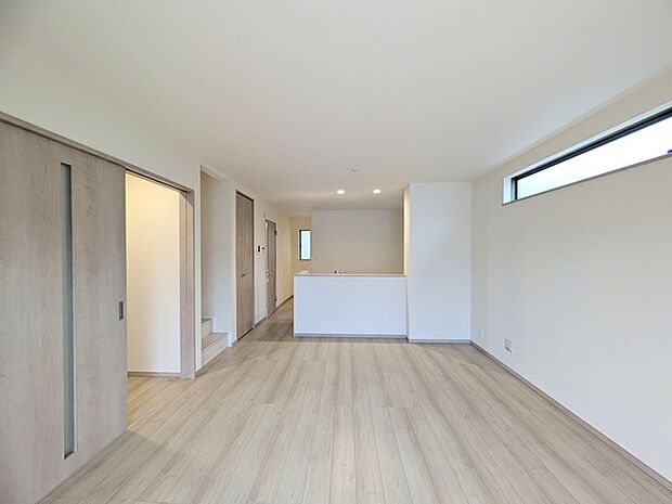 リビングは家具の配置も思いのまま。自由度が高い設計です。 