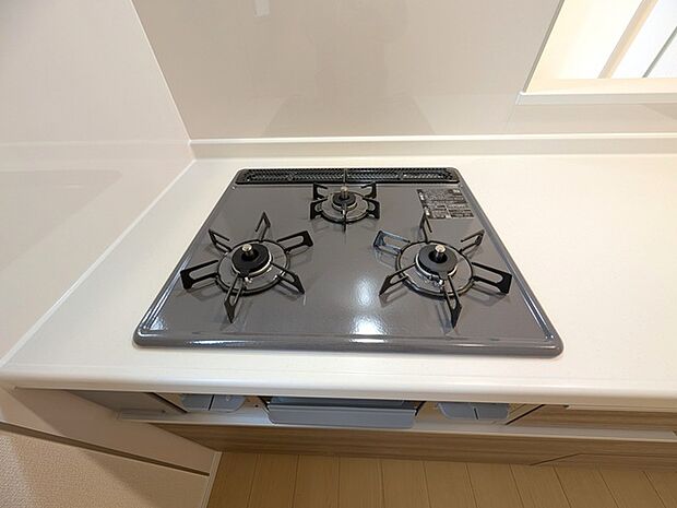 3口のガスコンロで、お料理はよりスピーディーに。 
