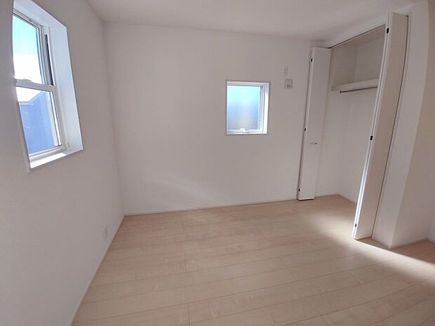 太陽の恵みを感じる、温もりと明るさにあふれたお部屋。