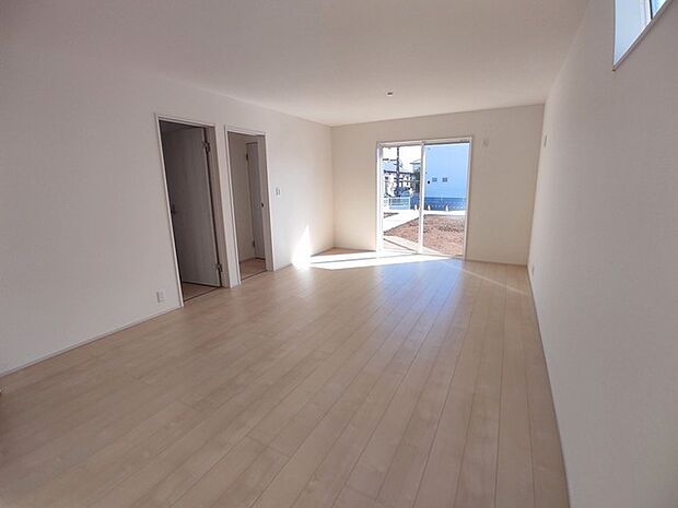 開放的なこの空間がお客様をお出迎えします。