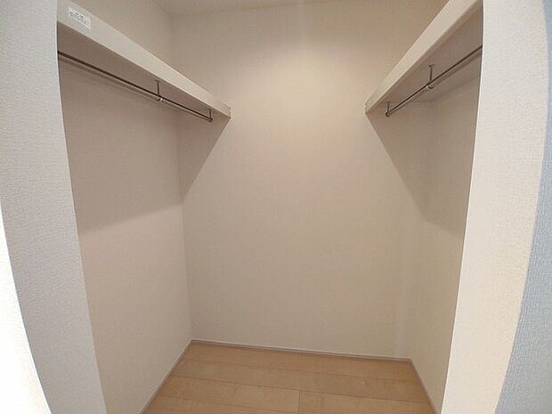 多趣味のご家族にも嬉しい、ウォークインクローゼット。 