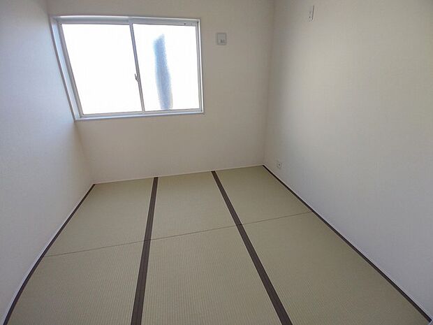 畳のにおいが香る和室は、きっとくつろぎの空間になるでしょう。 