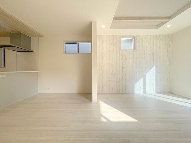 ご家族みんながゆったりくつろげる広々リビング。 