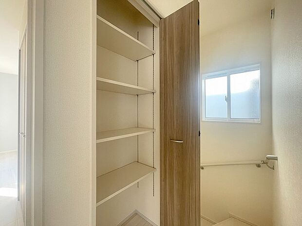 全居室はもちろん、共用スペース収納もあり、すっきり片づけて広く使えます。  