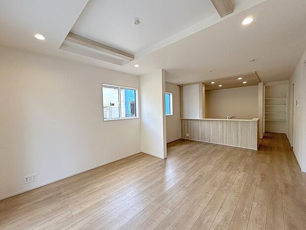 ご家族みんながゆったりくつろげる広々リビング。 