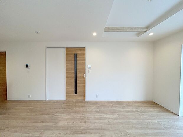 開放的なこの空間がお客様をお出迎えします。ＬＤＫは18帖。 