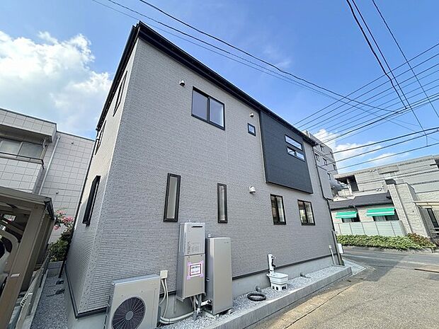 風通し・日当たりに優れる角地。開放感をお楽しみください。