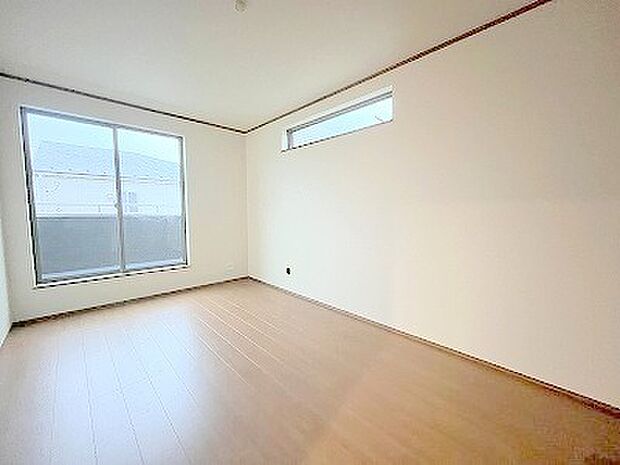 南から明るい光が射し込む、陽だまりの空間。 