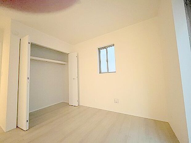 子供部屋にも嬉しい全居室収納スペース。